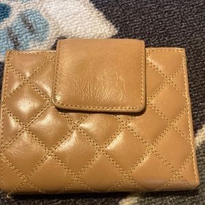 Buxton tan leather wallet